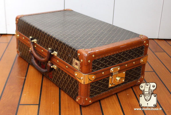 lozine a la malle en coin valise goyard