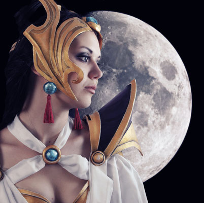Lunar Godess Diana, League of Legends Cosplay: Krystl Cosplay Photo: Victoria Greenwald Photography