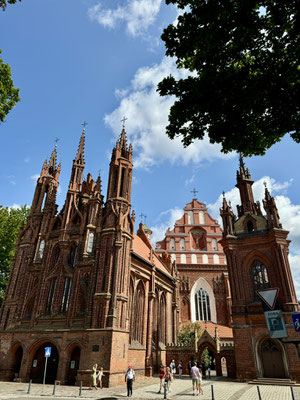 Leider hat Napoleon während des Russlandfeldzuges die Kirche St. Anna als Munitionsdepot benutzt.