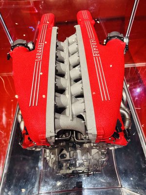 Ein Denkmal von einem Motor, ein V12 mit 6 Litern Hubraum