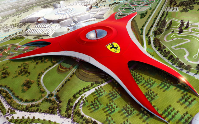 Ferrari World Abu Dhabi - In einem gigantischem roten Gebäude, das von der Form des Ferrari-GT-Chassis inspiriert ist, bietet der Indoor-Park viele aufregende Erlebnisse rund um die Marke Ferrari