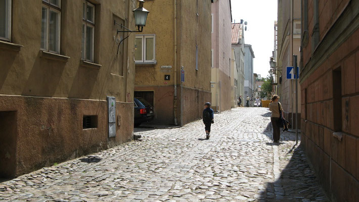 Klaipeda hatte vor dem 2. Weltkrieg etwa 40.000 Ew., nach Rückeroberung durch die Sowjetarmee blieben noch ganze 28 (!) Einwohner übrig.