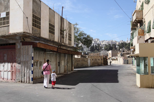 Hebron ist eine geteilte Stadt: in H1 leben 120.000 Palästinenser unter palästinensischer Verwaltung