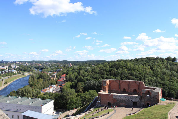 Ruinen früherer Befestigungsanlagen und Ausgrabungen an der Gedminasburg