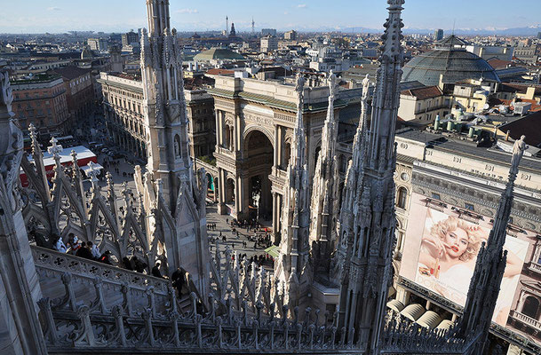 Blick vom begehbaren Dach des Doms auf die Galleria Vittorio Emanuele II