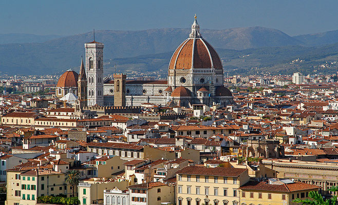 Florenz ist Hauptstadt der Toskana und der Provinz Florenz mit enormer kulturellen Bedeutung – insbesondere für die bildende Kunst