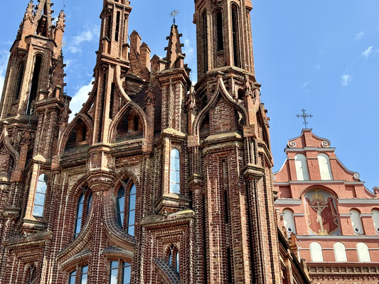 Durch Unachtsamkeit 1812 explodierte diese und zerstörte die Kirche.