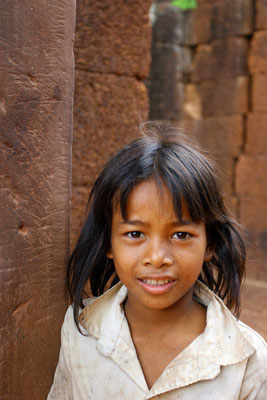 Nach Schätzungen von UNICEF leben in Kambodscha etwa 670.000 Waisenkinder, allein in Phnom Penh etwa 20.000 Strassenkinder