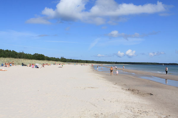 Auf Gotland, Schwedens Provinz Götaland,  findet man auf der vorgelagerten kleinen Insel Farö den Inbegriff der Strände Schwedens.