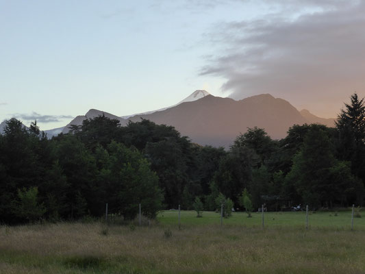 Cabin with view of volcano Villarrica and Quetrupillan