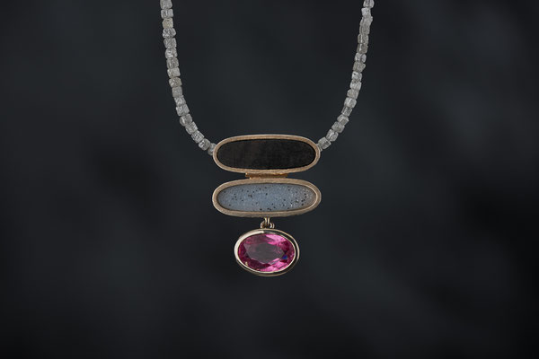 Produktnummer 8758 - 585/- Weißgold, Turmalin, Kristallachat, Ebenholz, Rohdiamanten
