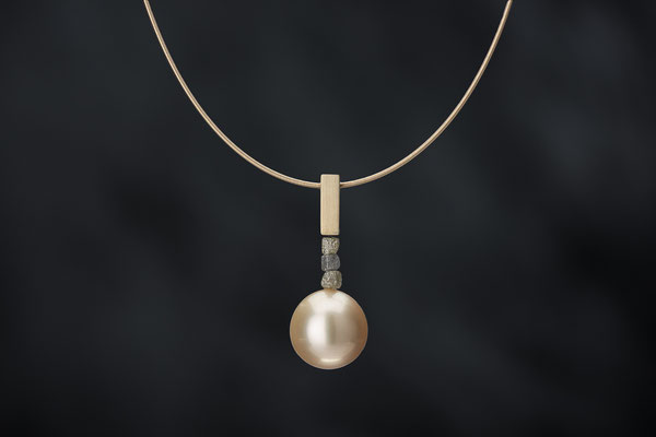 Produktnummer 1735 - 750/- Gelbgold,Rohdiamanten, Südseeperle