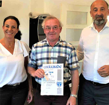 Günter Vogel erhält die Silberne Ehrennadel mit Lorbeer für 40 Jahre Mitgliedschaft