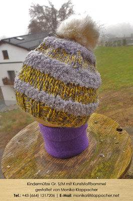 Kindermütze Gr. S/M mit Kunststoffbommel