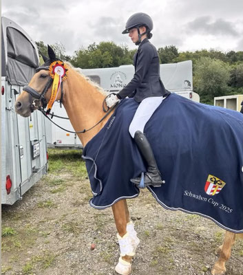 Maila Hehn auf Doretteh N: 2. Platz Klasse A*.