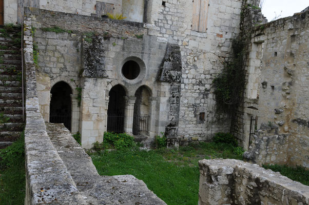 Abbaye de Saint-Maurin : détail de l'aile Nord du cloître au niveau de la salle capitulaire