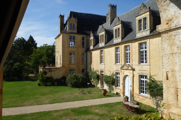 Le château de Sauveboeuf : la façade