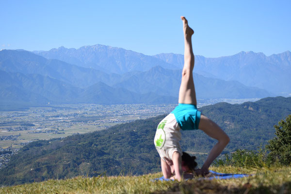 Eka Pada Viparita Dandasana II