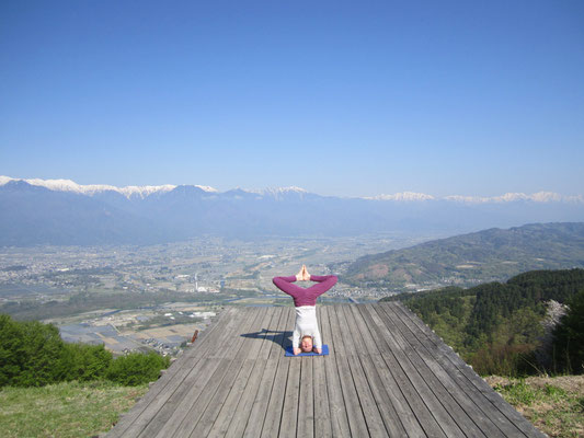 Baddha Konasana in Sirsasana