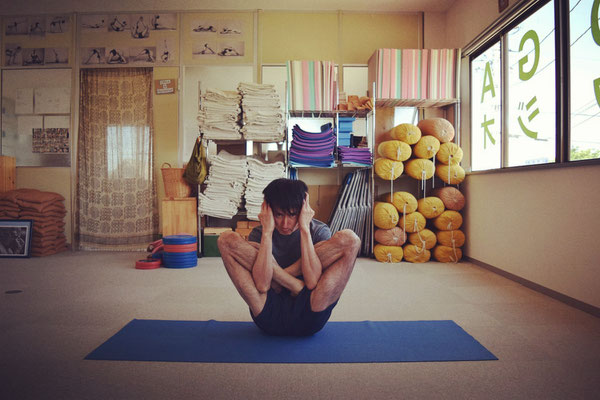 Garbha Pindasana
