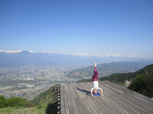 Urdhva Garudasana in Sirsasana