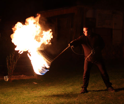 Pyrometheus mit seinem Mega-Poi