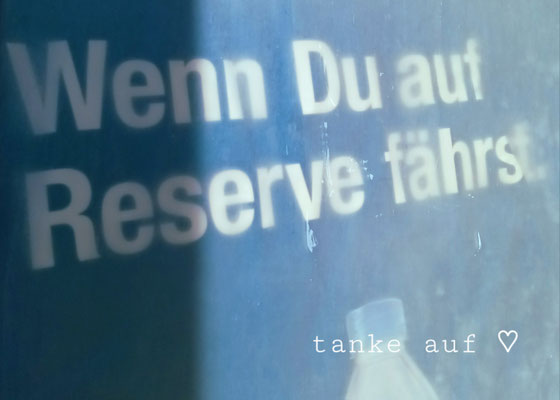 auf Reserve fahren
