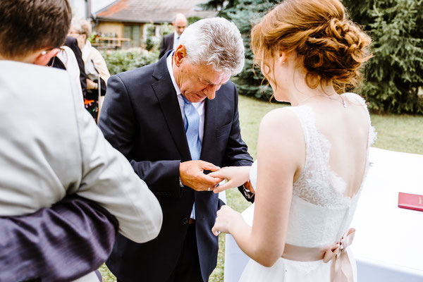 Weddingphotographer Wedding Hochzeitsfotografen Schloss Zisterdorf Wien Wachau Hochzeit Vintage Boho mrsrmrgeen mrsmrgreen.at Fotografen Exklusiv