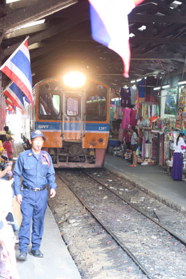 Mahachai Train Market