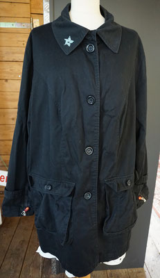 Buffalo Jacke in Größe 48/50. Sie wurde gerne getragen, ist jedoch ohne Defekte und noch gut tragbar. Festpreis: 10,00 €