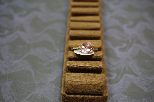 Modeschmuck Ring mit hellrosa Glasstein, Gr. 17. Neu - Preis: 2,50 €