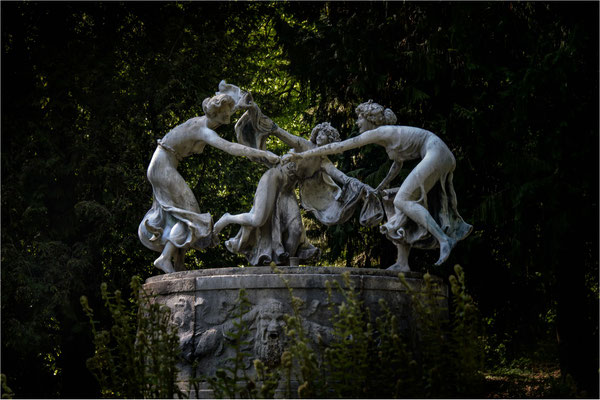 Nymphen-Brunnen  (Burg Schlitz)