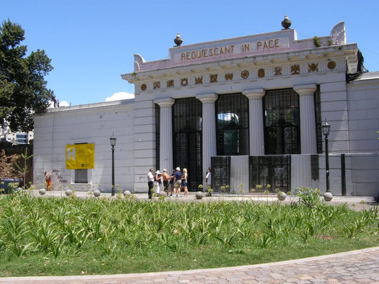 CIMITERO MONUMENTALE "LA RECOLETA"