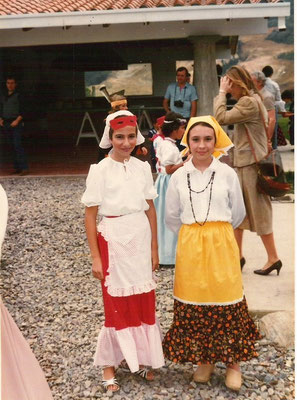 BARBARA CON UNA SUA AMICA A CARNEVALE