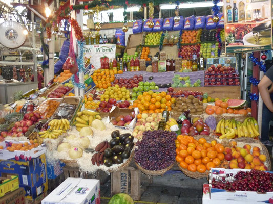 Mercato frutta e verdura - Mercado de frutas y hortalizas -  Fruit and vegetables market.