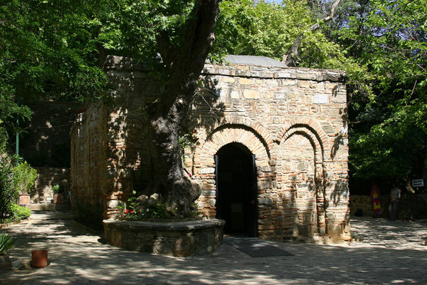 01 CASA DELLA VERGINE MARIA --- https://it.wikipedia.org/wiki/Casa_di_Maria#/media/File:House_of_the_Virgin_Mary.jpg
