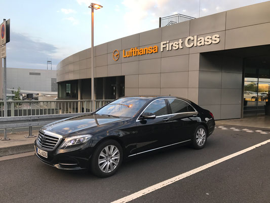 Bild: H. Seifert - Flughafentransfer, Airport-Transfer, Roadshow, Mercedes S-Klasse, Frankfurt, Limousinenservice, Chauffeurservice, Limousinen-Service, Chauffeur-Service, Eventservice, Lufthansa, First Class Terminal