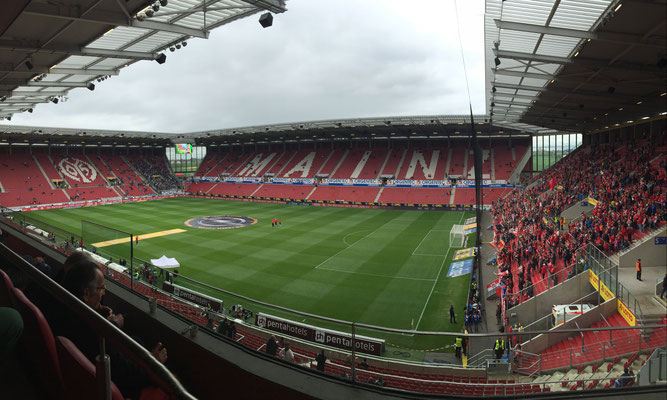 Bild: H. Seifert - Mainz, Stadion