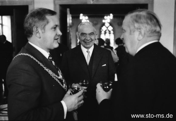 Oberbürgermeister Beckel mit Herren Holtmann und Wolters von der Gemania-Brauerei