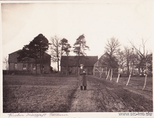 Spaziergänger am Bankenhof