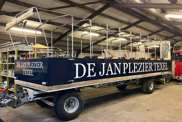 Belettering De Jan Plezier wagens