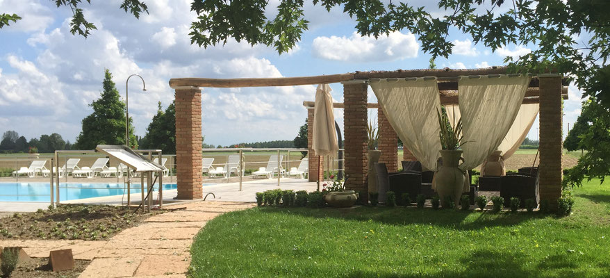 B & B close to Mantova pool, private bath, breakfast, mantova motocross, parking, economic