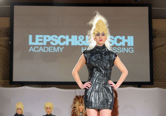 AVANTGARDE - Hair: Alexander Lepschi - Styling: Claudia Behnke mit MARKO MITANOVSKI
