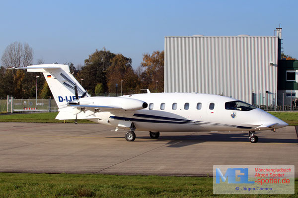 07.11.2017 D-IJET Piaggio P-180 Avanti