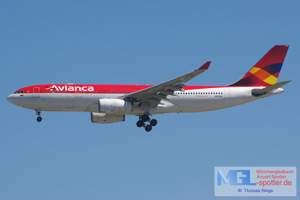 04.04.2015 N975AV Avianca A330-243