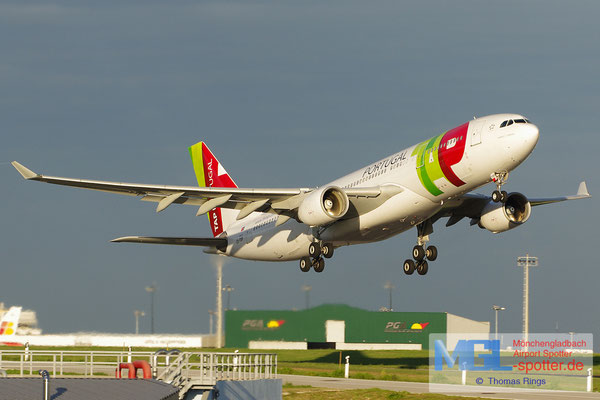 02.11.2013 CS-TOF TAP Portugal A330-223