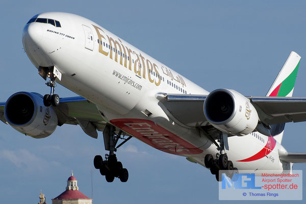 01.01.2014 A6-EMG Emirates B777-21HER