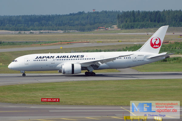 24.07.2014 JA822J JAL B787-8