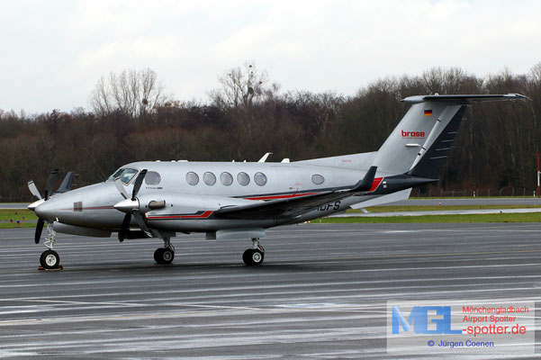 13.12.2023 D-IFBS BEECH KINGAIR 260 