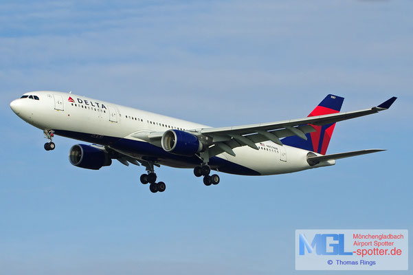 17.02.2013 N857NW Delta A330-223